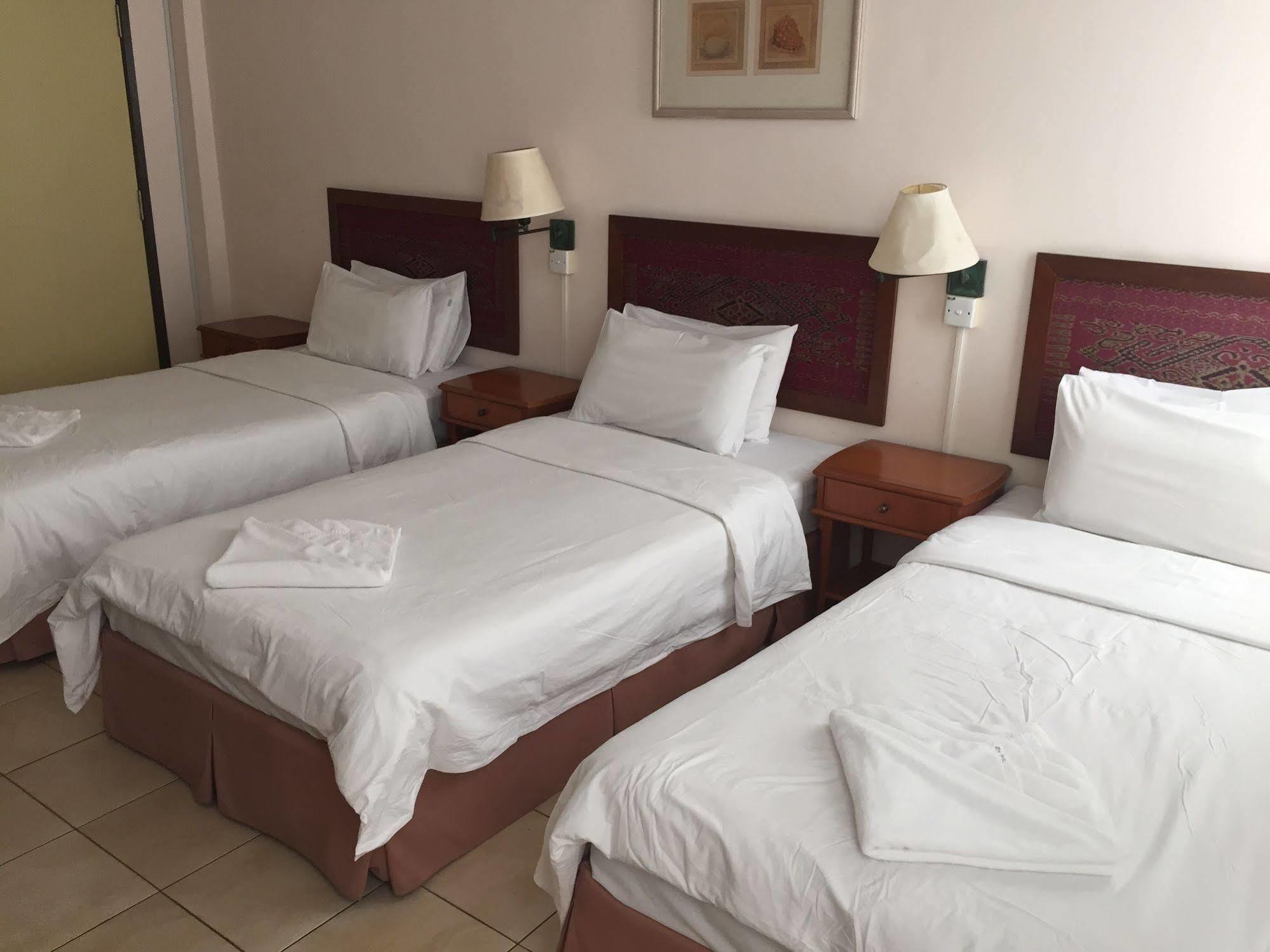 Seapark Condotel Hotel Kota Kinabalu Exterior photo